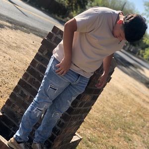 Meet your Posher, Emanuel